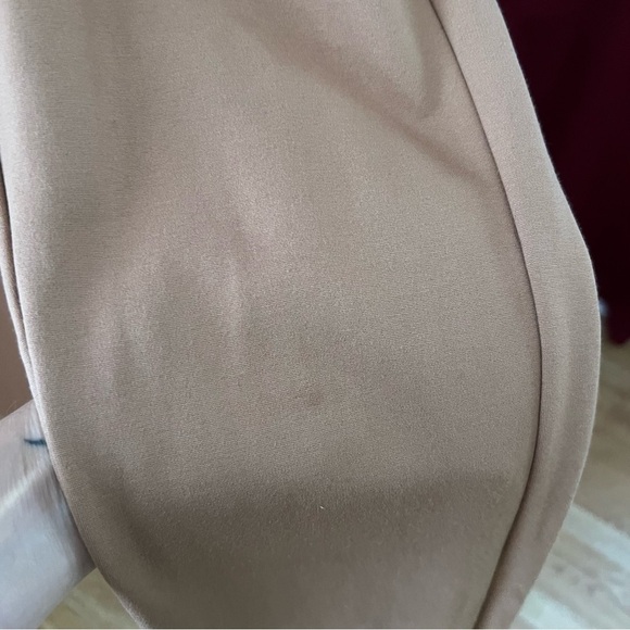 Tahari: Camel Colored Stretch Business Trouser Straight Leg Leggings Size Small - Picture 4 of 8